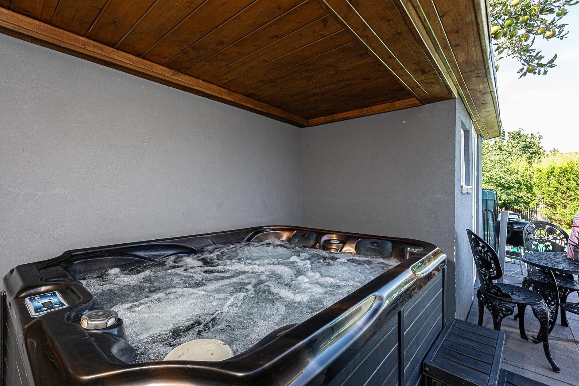 Gites Spa Strasbourg - Studio Romantique, Jacuzzi, Sauna, Terrasse Privee Furdenheim Exterior photo