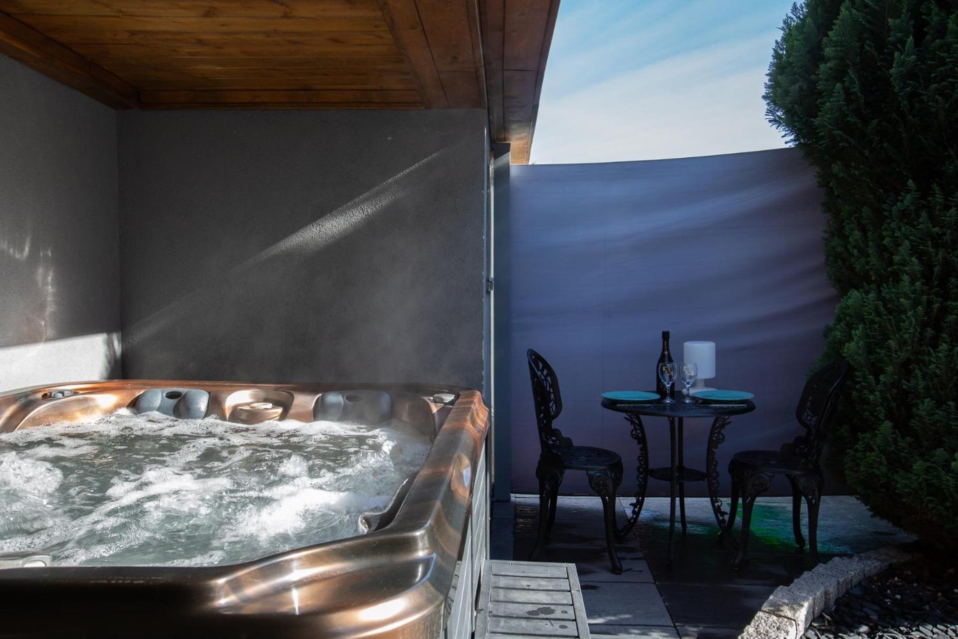 Gites Spa Strasbourg - Studio Romantique, Jacuzzi, Sauna, Terrasse Privee Furdenheim Exterior photo